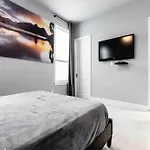 Brand New Townhouse Next To Downtown